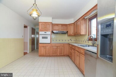 2413 Dorval Rd, Wilmington, DE 19810 - photo 4