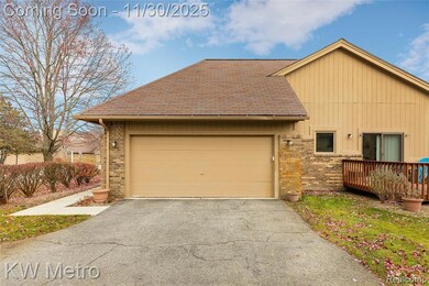 6129 Westbrooke Dr unit 10, West Bloomfield, MI 48322 - photo 2