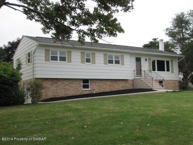 262 Grandview Ave, Mountain Top, PA 18707 - photo 2