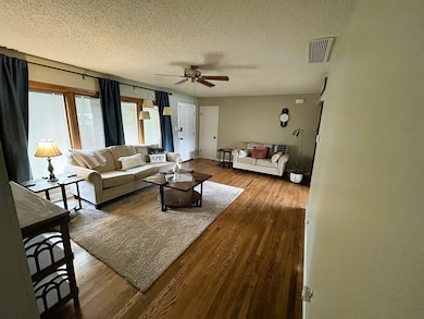 412 W 11th St, Larned, KS 67550 - photo 4