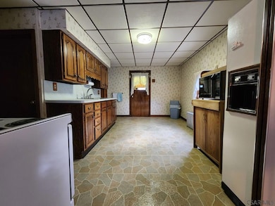 825 4th St, Windber, PA 15963 - photo 2