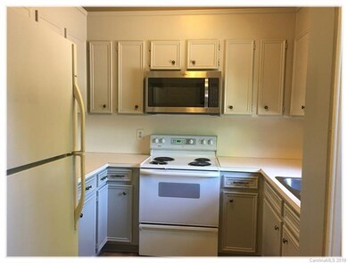 201 Ramsey Ct, Statesville, NC 28677 - photo 4