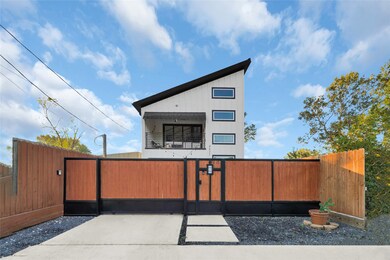 4817 Creekmont Dr, Houston, TX 77091 - photo 4