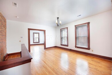 217 1/2 (2 Bedroom)
