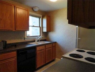 55 Empire St unit 14, Chicopee, MA 01013 - photo 6