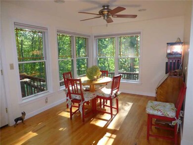 View. Breakfast/Sunroom