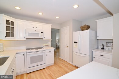 11617 Quail Ridge Ct, Reston, VA 20194 - photo 7