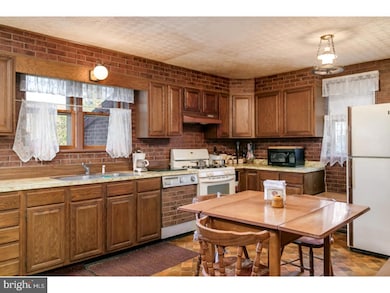 416 Madison Ave, Williamstown, NJ 08094 - photo 3