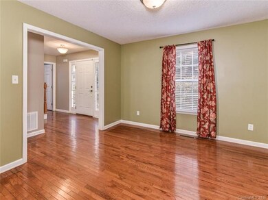 119 Forest Lake Dr, Asheville, NC 28803 - photo 5