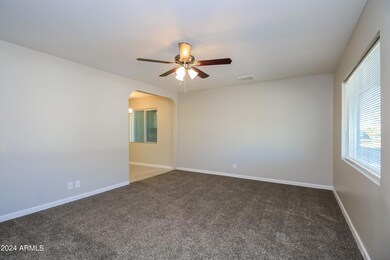 003-photo-living-room-10182627