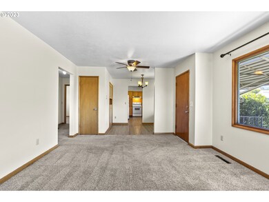 1628 Nevada St, the Dalles, OR 97058 - photo 7