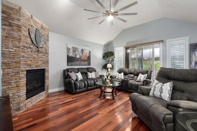 766 S Hackberry Ave-17