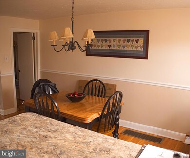 272 N Oak Ave, Clifton Heights, PA 19018 - photo 3