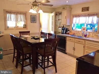 303 Walnut St, Lehighton, PA 18235 - photo 4