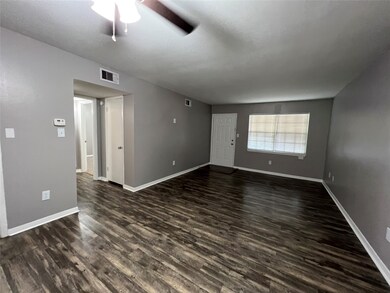 2400 5th St unit 2, Bay City, TX 77414 - photo 3