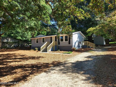 201 N Leak St, Southern Pines, NC 28387 - photo 4