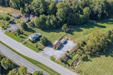 7505 Timberlake Rd, Lynchburg, VA 24502 - photo 2