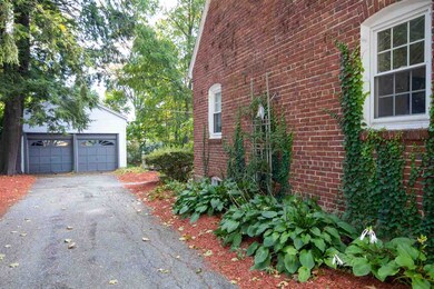 29 Chester St, Nashua, NH 03064 - photo 2