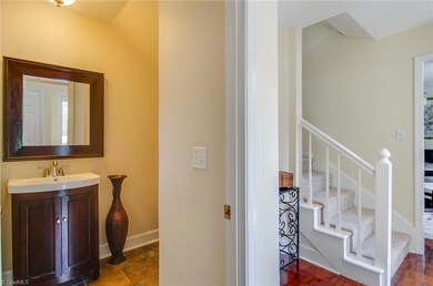 2112 Candelar Dr, High Point, NC 27265 - photo 4