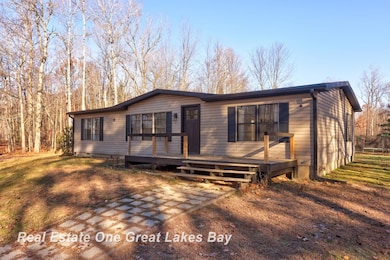 7454 N Jefferson Rd, Rhodes, MI 48652 - photo 3