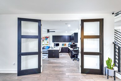 8326 Leafy Ln, Houston, TX 77055 - photo 4