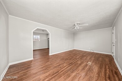 22 Lee St, Crossville, TN 38555 - photo 5