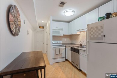 330 Monroe St unit 3R, Hoboken, NJ 07030 - photo 6