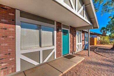 3010 N Arrowhead Dr-6