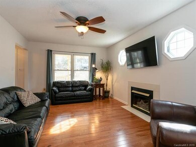 113 Forest Lake Dr, Asheville, NC 28803 - photo 3