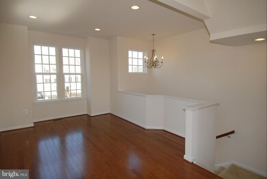 8393 Scotland Loop unit 72, Manassas, VA 20109 - photo 6