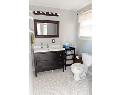 17 Pearl St, Hudson, MA 01749 - photo 3