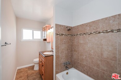 2211 W 158th St, Compton, CA 90220 - photo 4