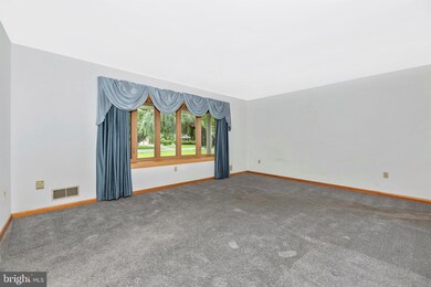 7914 Runnymeade Dr, Frederick, MD 21702 - photo 5