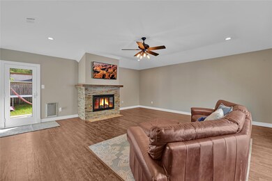 16335 Forest Bend Ave, Friendswood, TX 77546 - photo 6