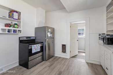 204S8thSt_07