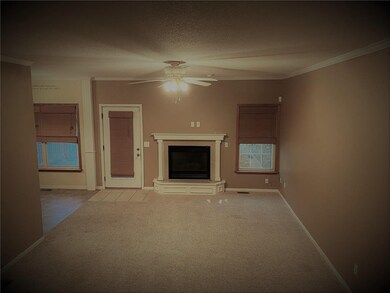 409 Hillcrest St, Lansing, KS 66043 - photo 6