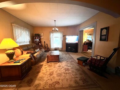 607 Military Ave, Baxter Springs, KS 66713 - photo 4