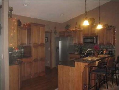 Beautiful kitchen for everyday cooking and to ente