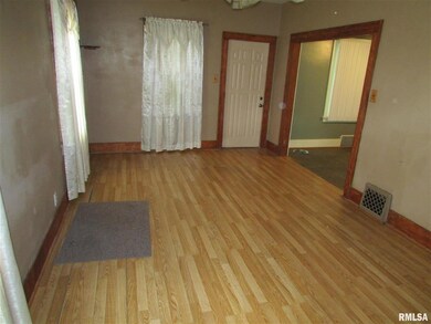 611 E 13th St, Davenport, IA 52803 - photo 5