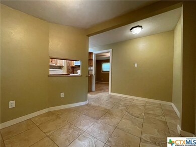 818 W Hopkins St unit B, San Marcos, TX 78666 - photo 5