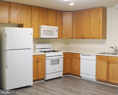 19 Litchfield Ln W, Martinsburg, WV 25405 - photo 3