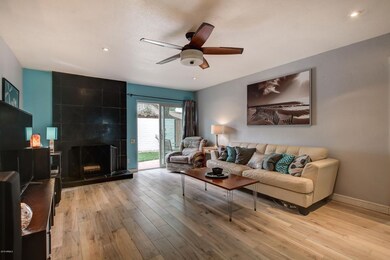 1547 E Driftwood Dr-26