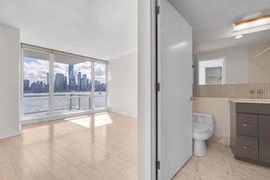 Crystal Point unit 703, Jersey City, NJ 07302 - photo 5