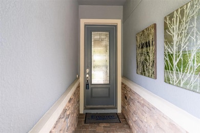 6008 Thrushwood Rd, Lithia, FL 33547 - photo 2