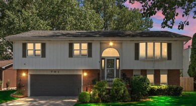 701 N Oriole Ct, Griffith, IN 46319 - photo 2