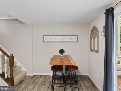 1604 Fieldthorn Dr, Reston, VA 20194 - photo 7