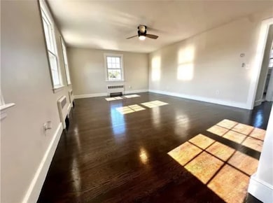 426 Metacom Ave unit 2, Bristol, RI 02809 - photo 2