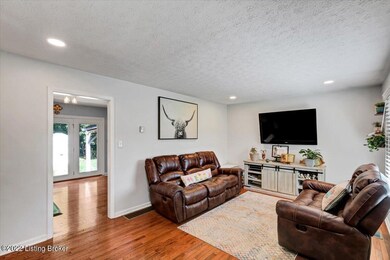 221 Dogwood Dr, Mount Washington, KY 40047 - photo 4