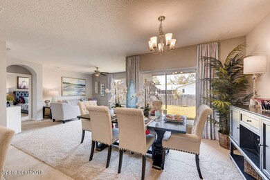 Cali-small-003-10-Dining Room-666x445-72