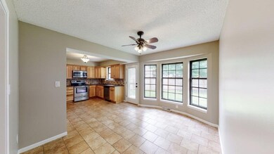 301 N Huntsman Blvd, Raymore, MO 64083 - photo 7